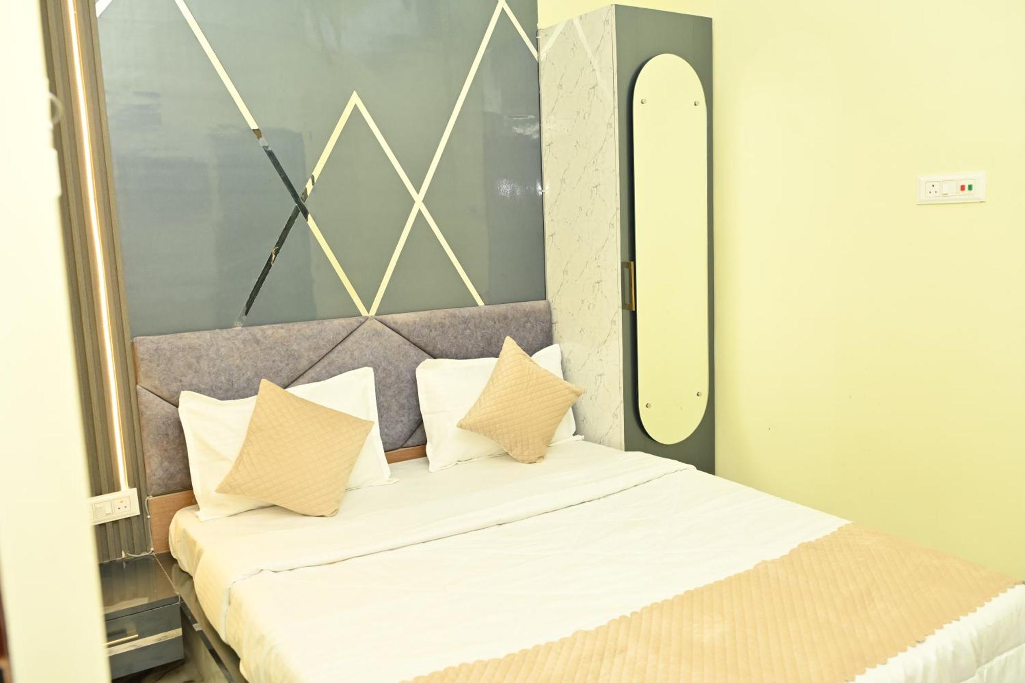 Hotel The Vintage Plaza Baripada Exterior foto